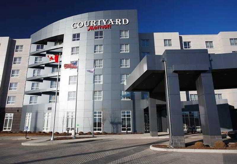 Hotel Courtyard By Marriott Calgary Airport Exterior foto