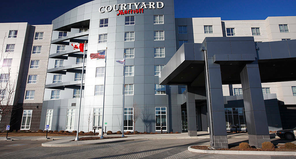 Hotel Courtyard By Marriott Calgary Airport Exterior foto